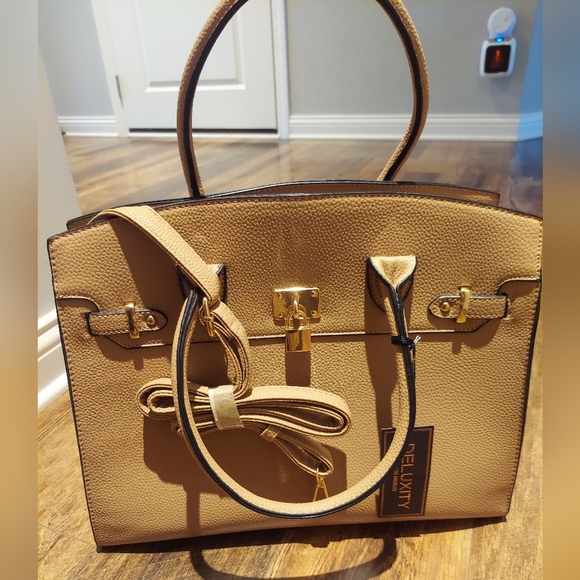 Designer inspired tan and gold buckle handbag - Picture 1 of 12